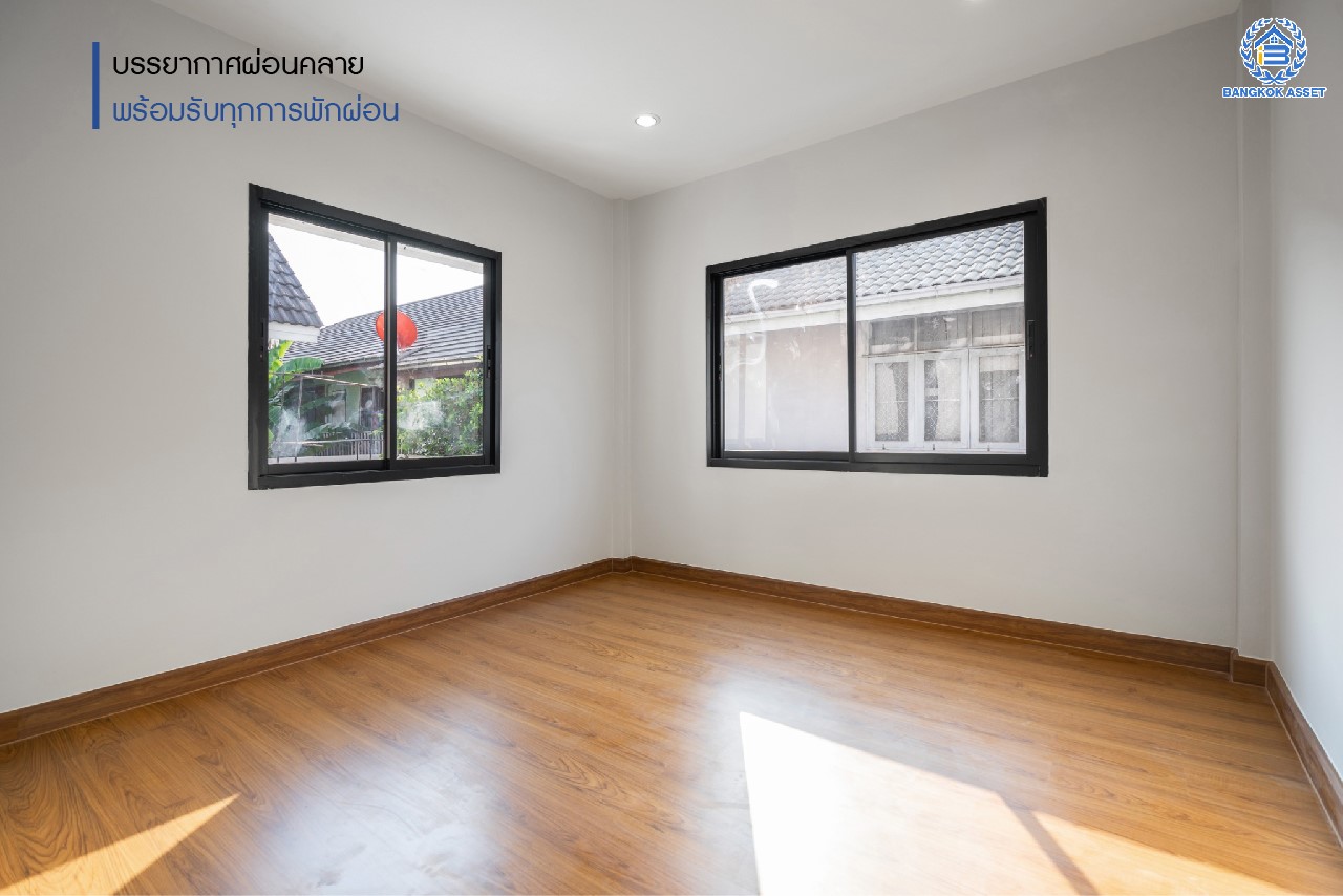 บ้านมือสองตกแต่งใหม่ ทำเลใจกลางเมือง ม.บ้านประชาชื่น ประชาชื่น-สามัคคี เนื้อที่ 60 ตร.ว. ฟังก์ชัน 3 ห้องนอน 2 ห้องน้ำ 2 ที่จอดรถ บนทำเลเดินทางสะดวก เชื่อมต่อหลายเส้นทาง ใกล้เดอะมอลล์งามวงศ์วาน เซ็นทรัลแจ้งวัฒนะ ทางด่วน และรถไฟฟ้า (สายสีชมพู)